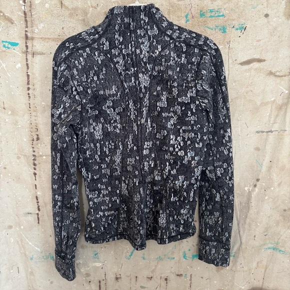 Lululemon Run Briskly 1/2 Zip, Eventide Jacquard Black Alpine White - Picture 4 of 5